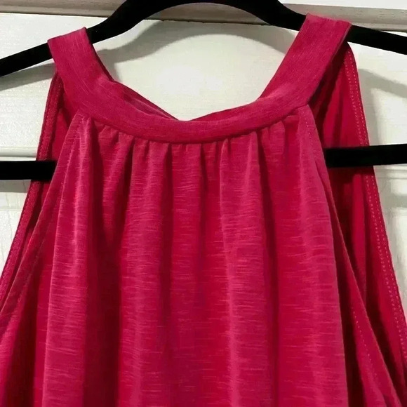 Green Envelope Rounded Neck Band Tank - Picture 2 of 8